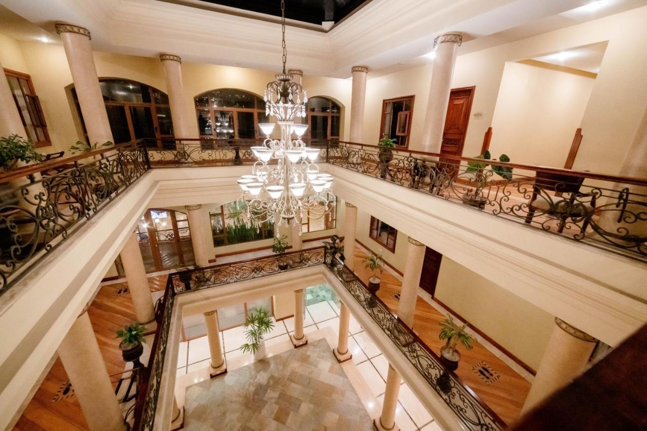 Grand Victoria Boutique Hotel Loja Bagian luar foto